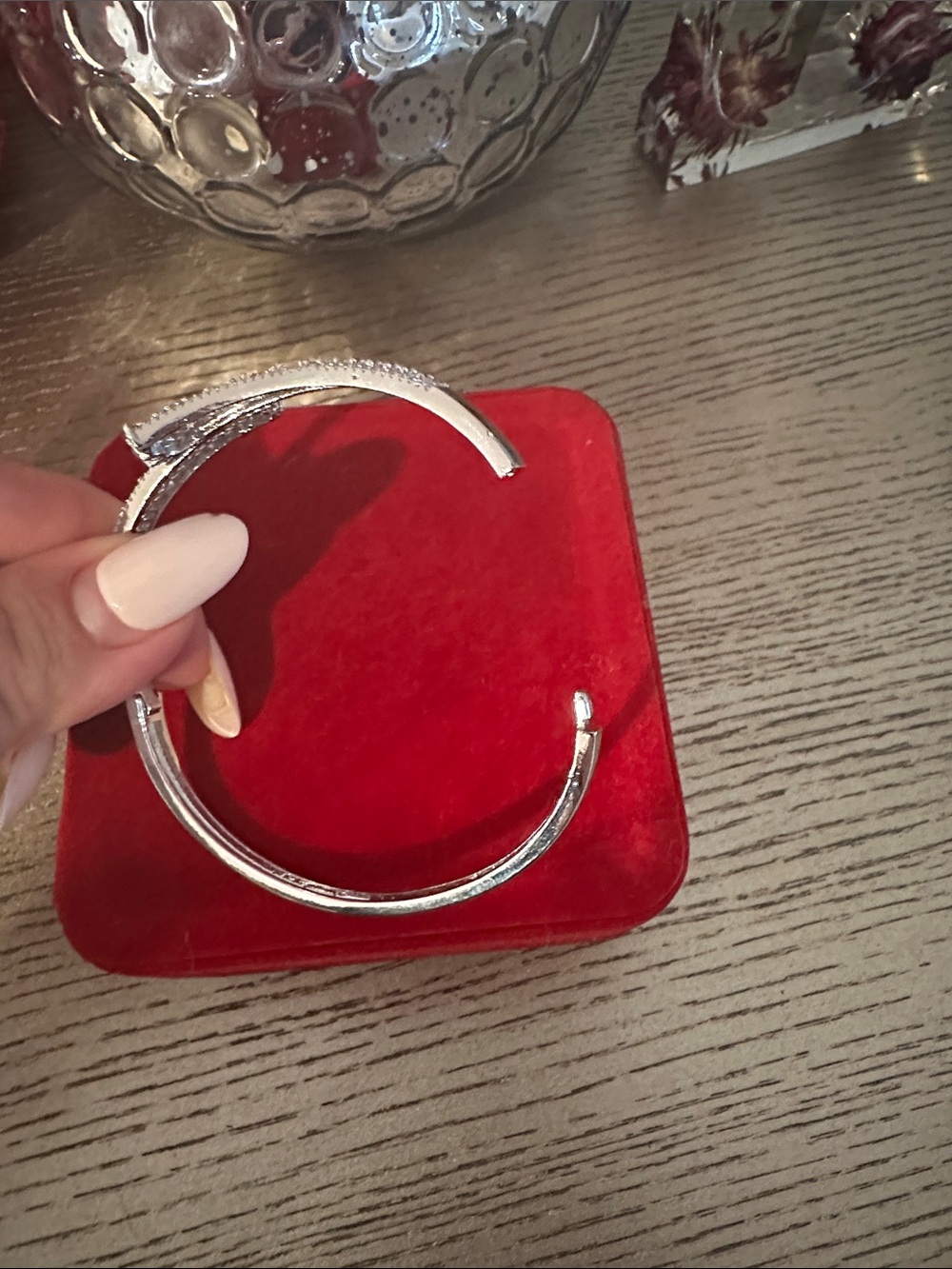 Gorgeous bangle - Picture 2 of 3